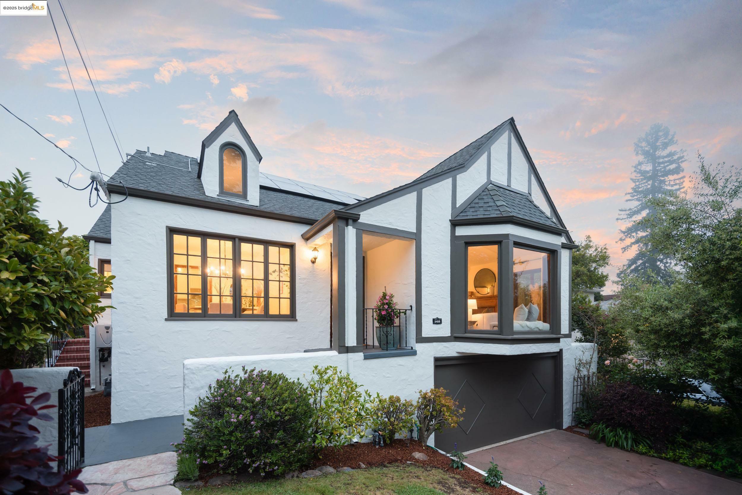 Property Photo: 5468 Proctor Ave CA 94618
