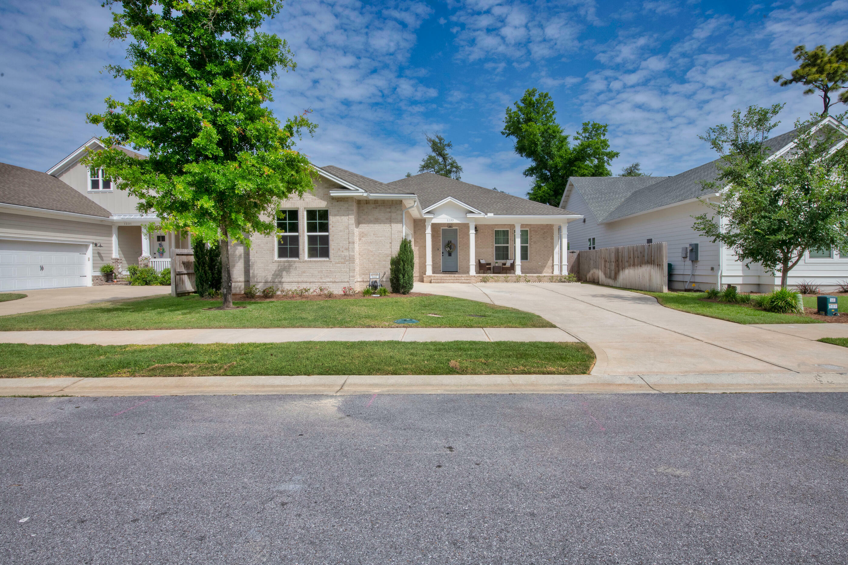 Property Photo: 1233 Elderflower Drive FL 32578