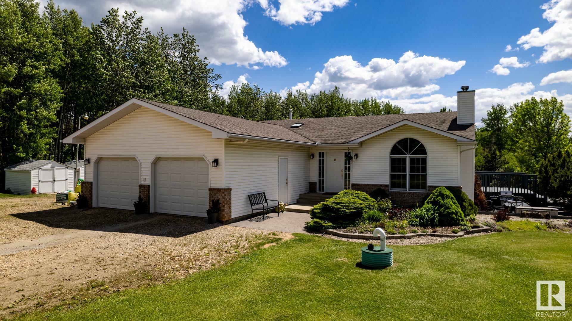 Property Photo: 52225 Rge Road 232 194 AB T8B 1L5