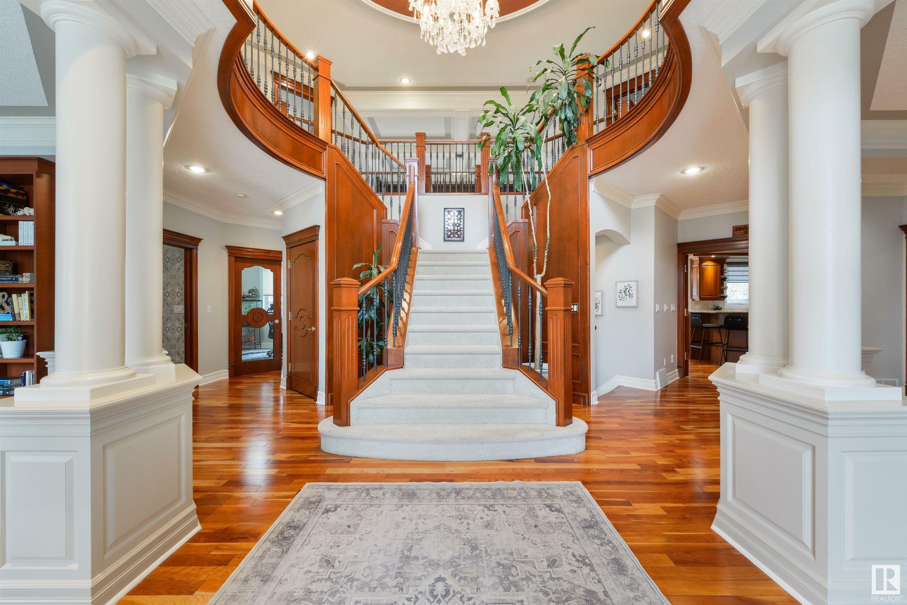 Property Photo:  727 Hetu Lane NW  AB T6R 2W9 