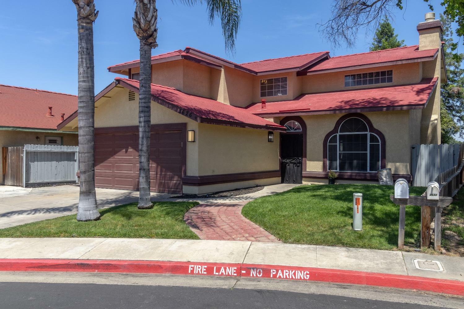 Property Photo: 3626 E Stewart Ct CA 93292