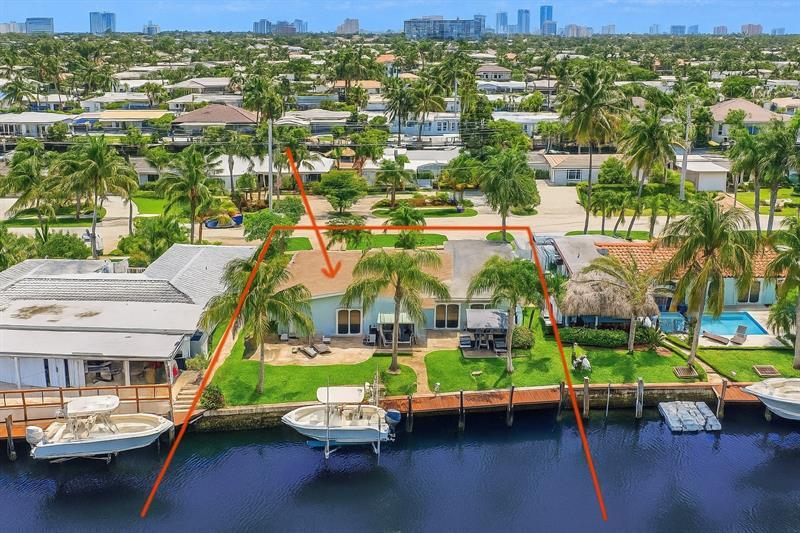 Property Photo: 711 SE 5 Avenue FL 33060