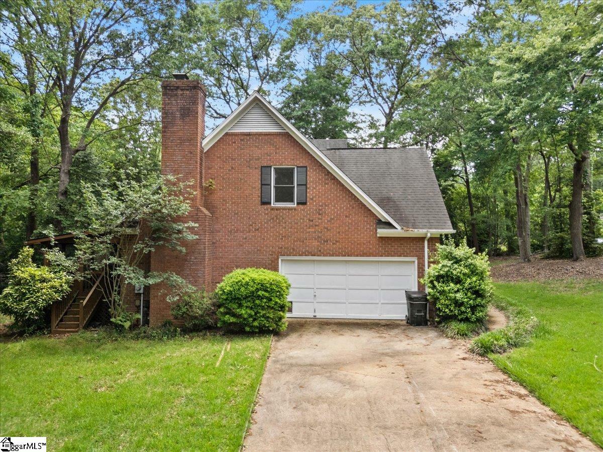 Property Photo:  402 Woodgrove Trace  SC 29301 