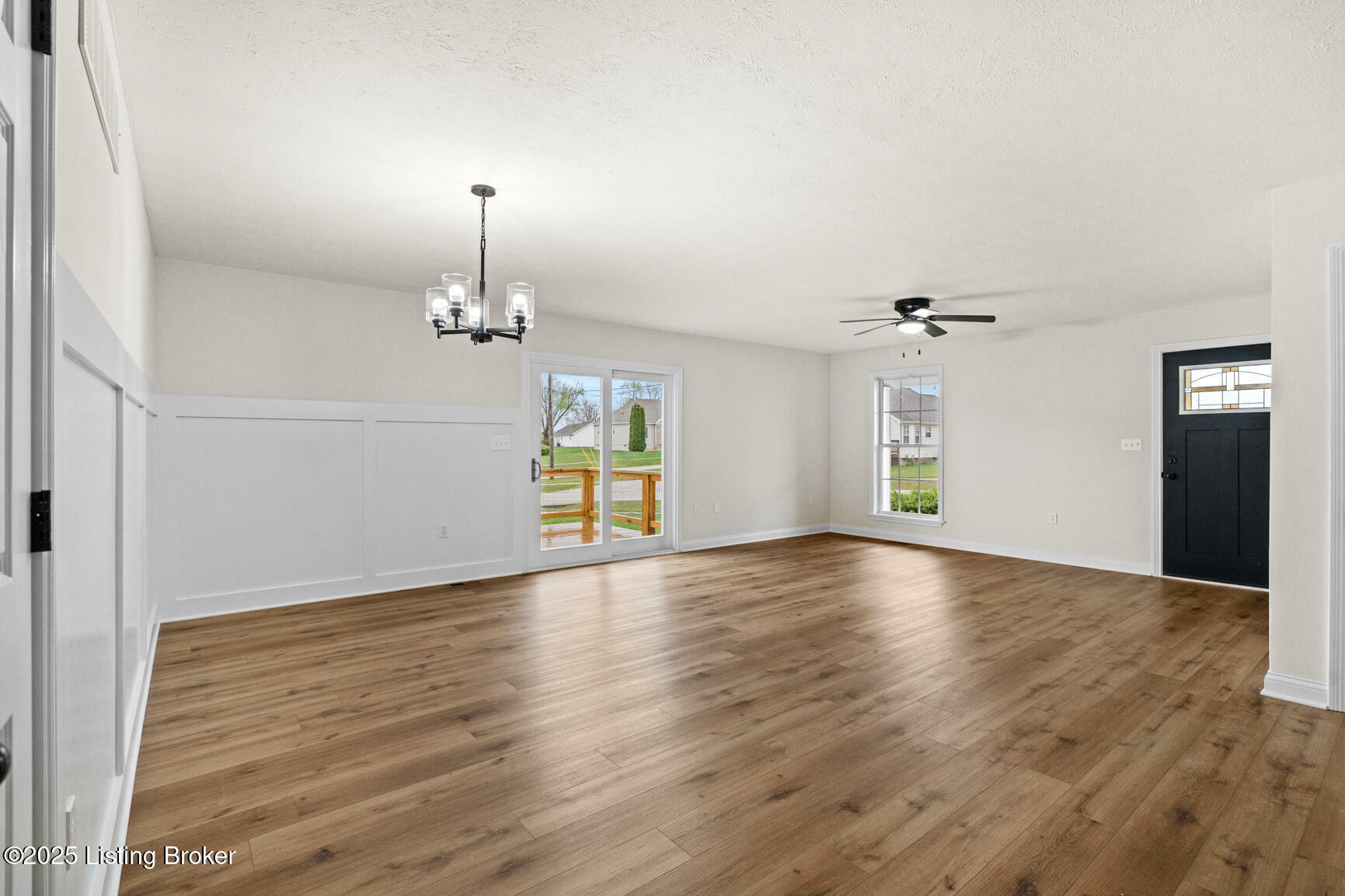 Property Photo: 510 University Dr KY 40160