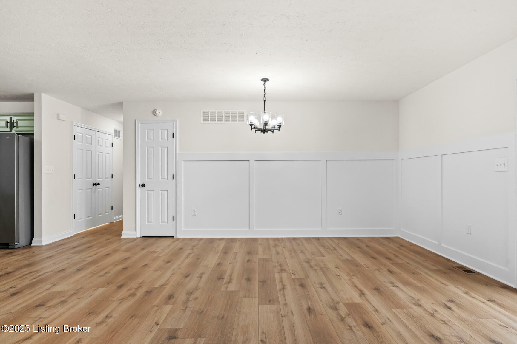 Property Photo: 510 University Dr KY 40160