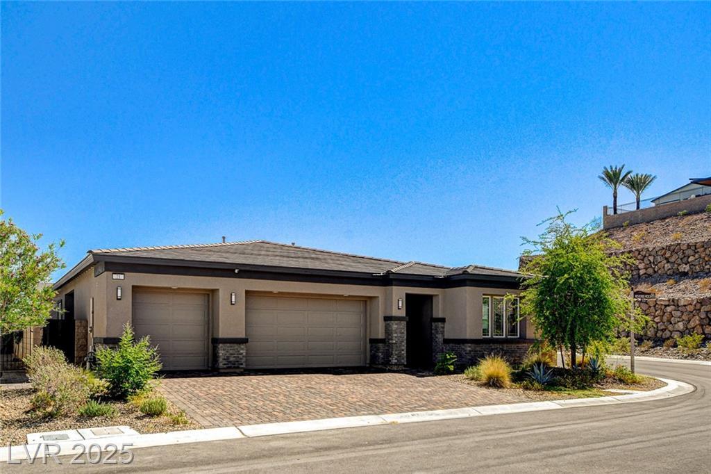 Property Photo: 21 Reverie Heights Avenue NV 89011