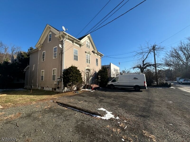 Property Photo:  758 Somerset St 2  NJ 07069 