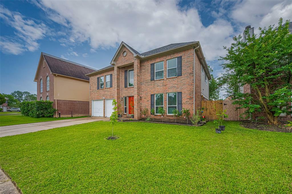 Property Photo: 14307 S Vistaglen Loop TX 77084