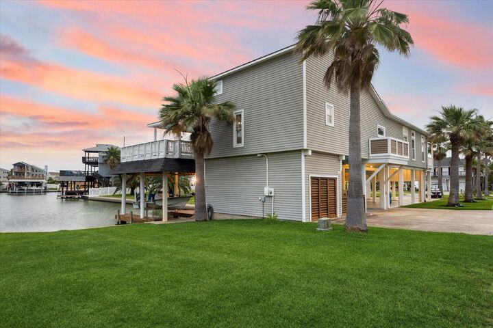 Property Photo:  1103 Papeete Street  TX 77554 