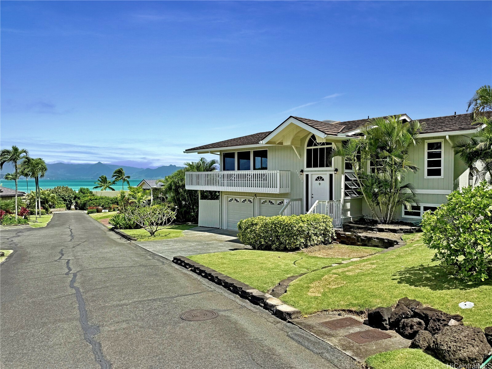 44-313 Kaneohe Bay Drive B  Kaneohe HI 96744 photo