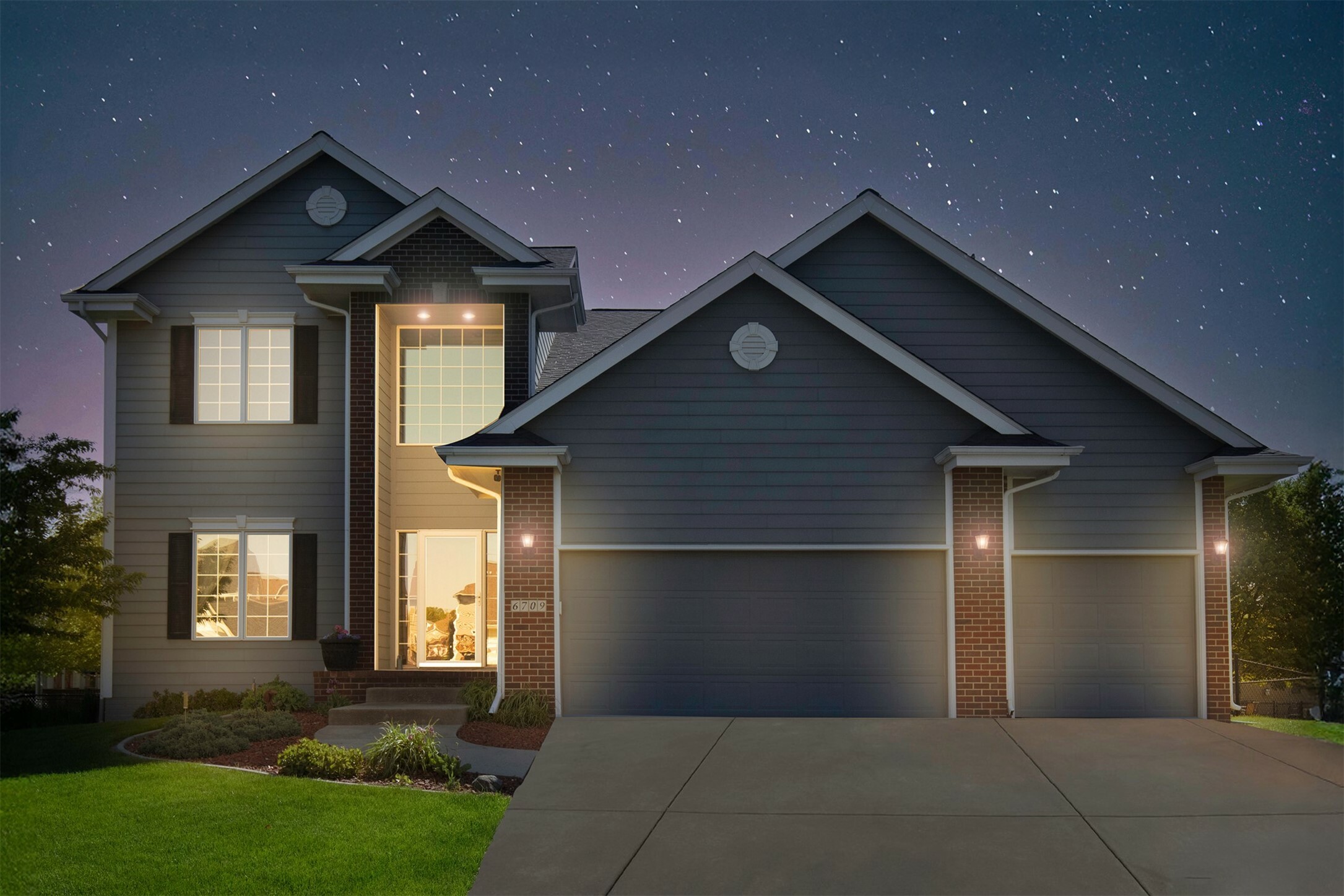 Property Photo: 6709 Cheldon Court IA 50131