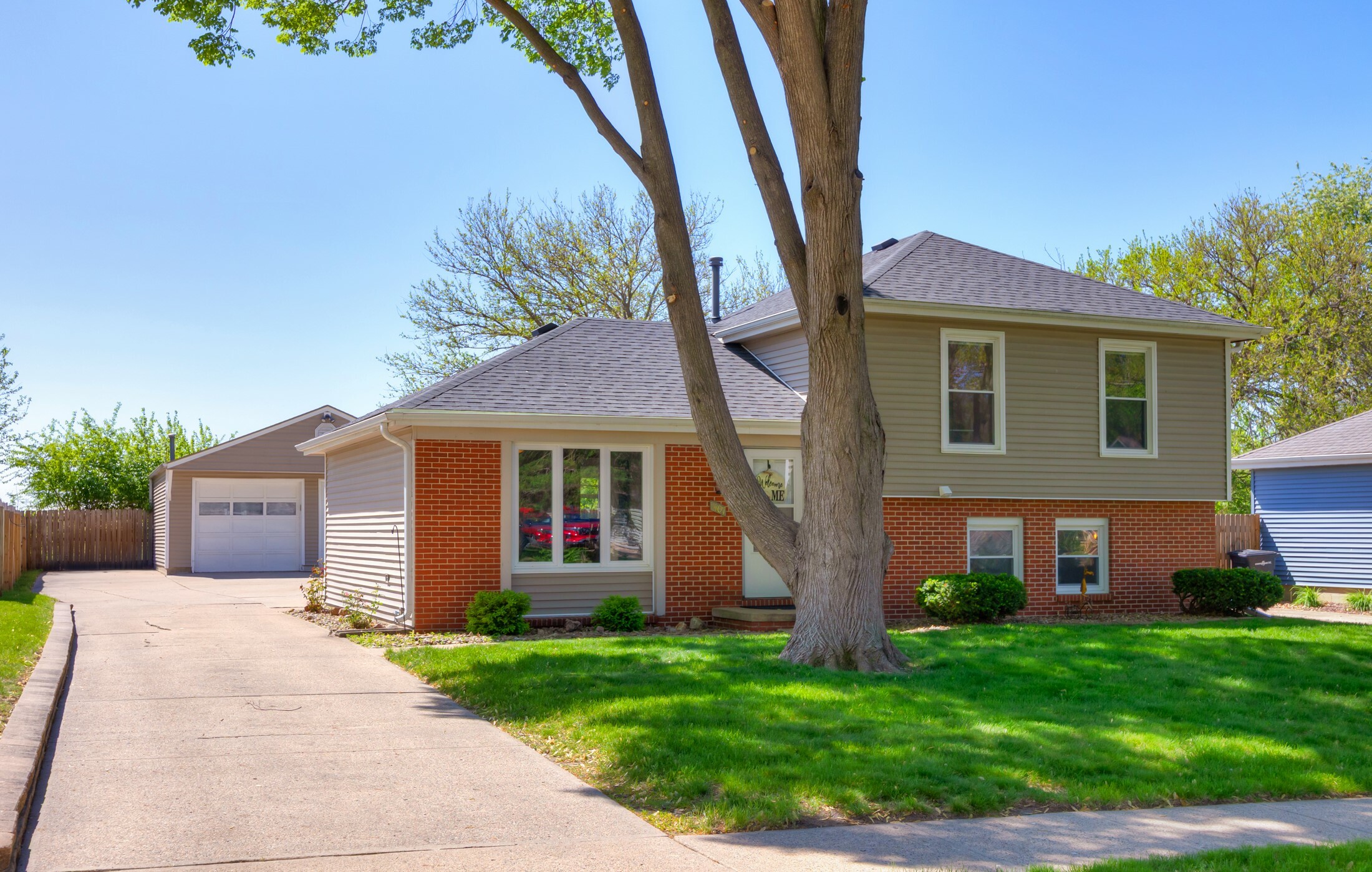 1407 Skylane Drive  Norwalk IA 50211 photo
