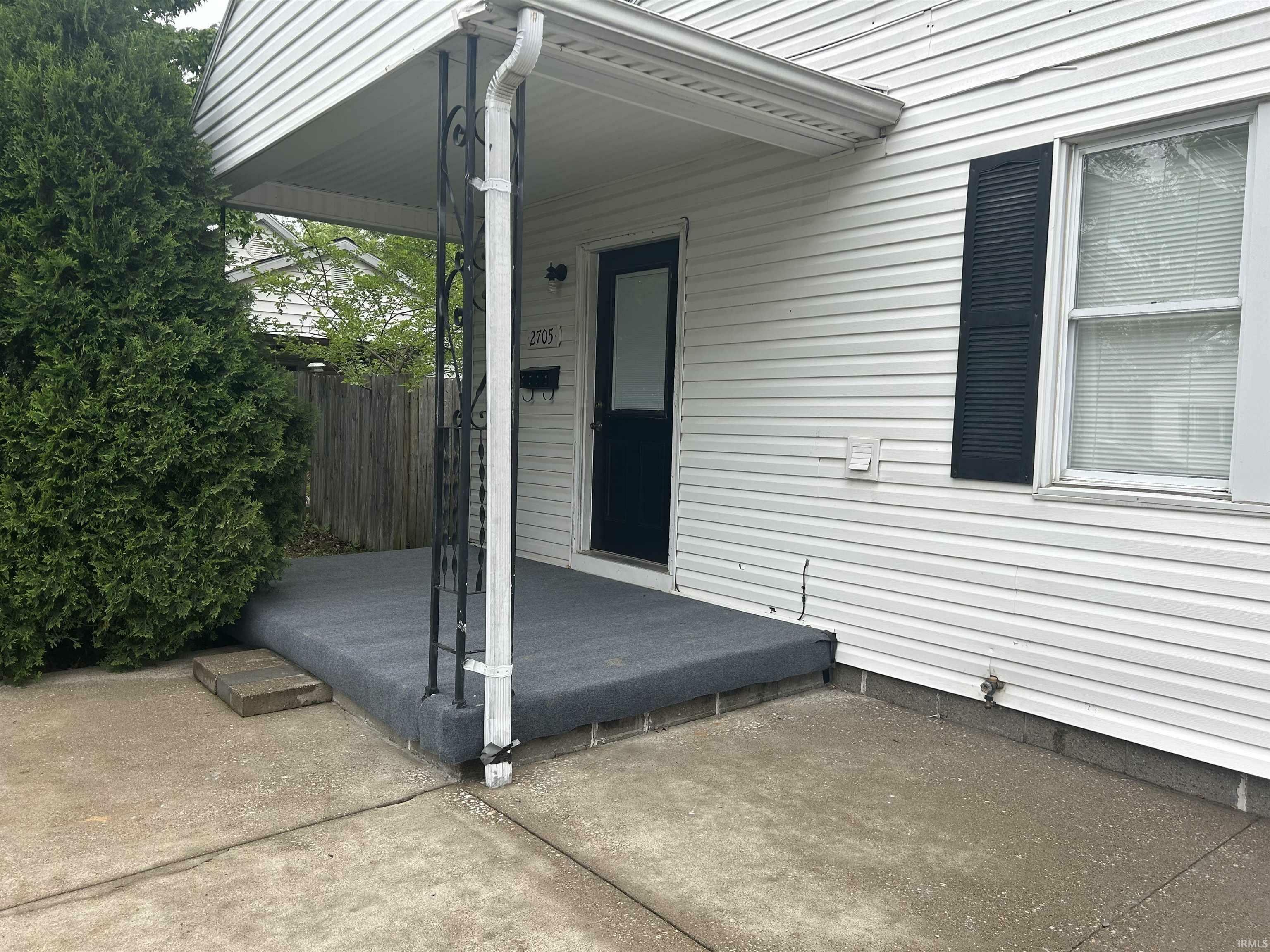 Property Photo: 2705 Edgar Street IN 47710