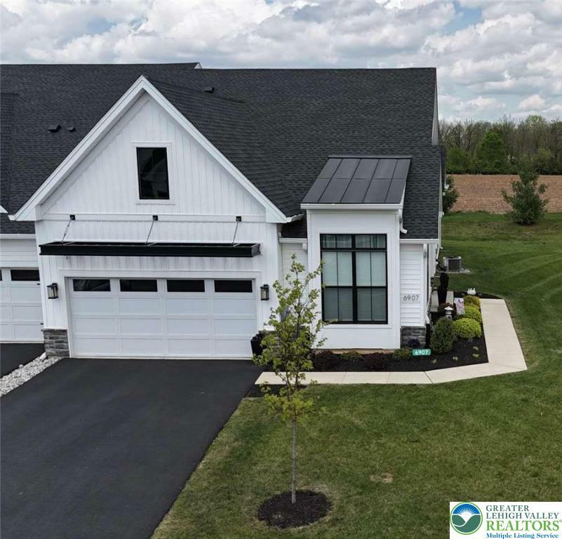 6907 Cedar Drive  East Allen Twp PA 18014 photo