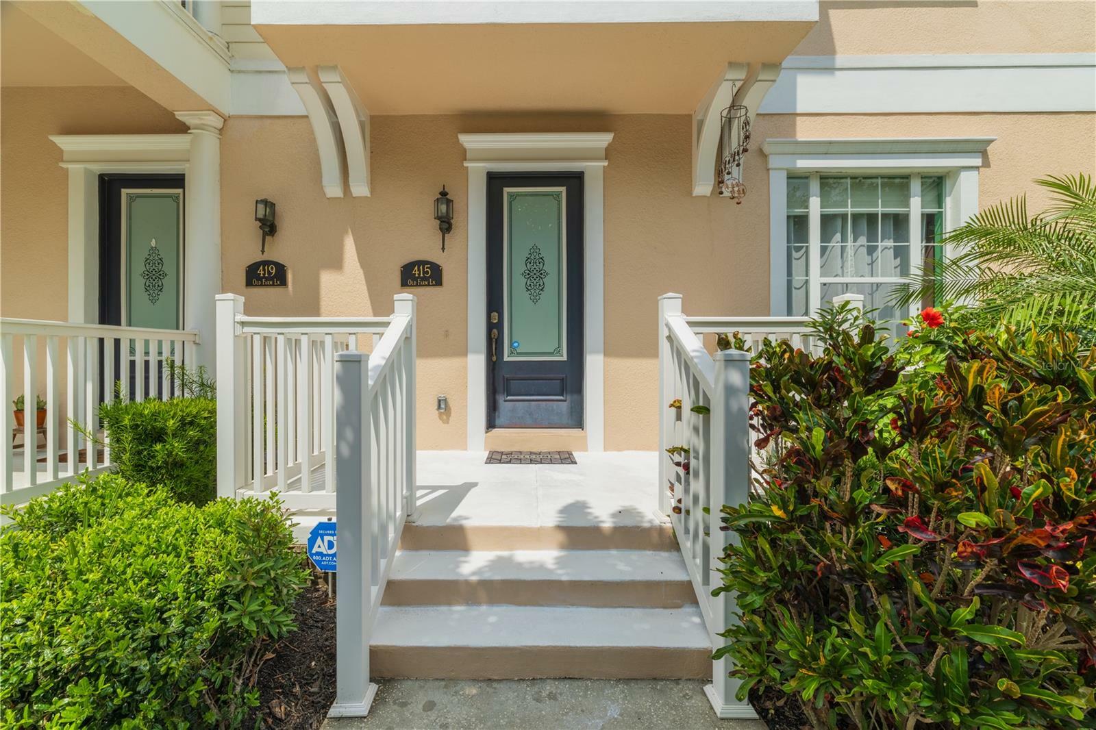 Property Photo: 415 Old Farm Lane FL 32708