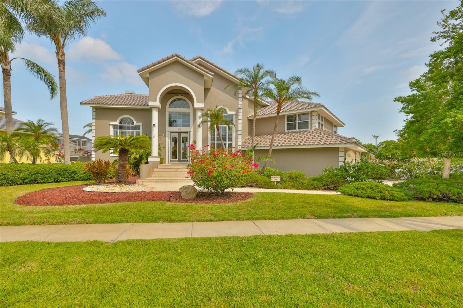 Property Photo: 915 Symphony Isles Boulevard FL 33572