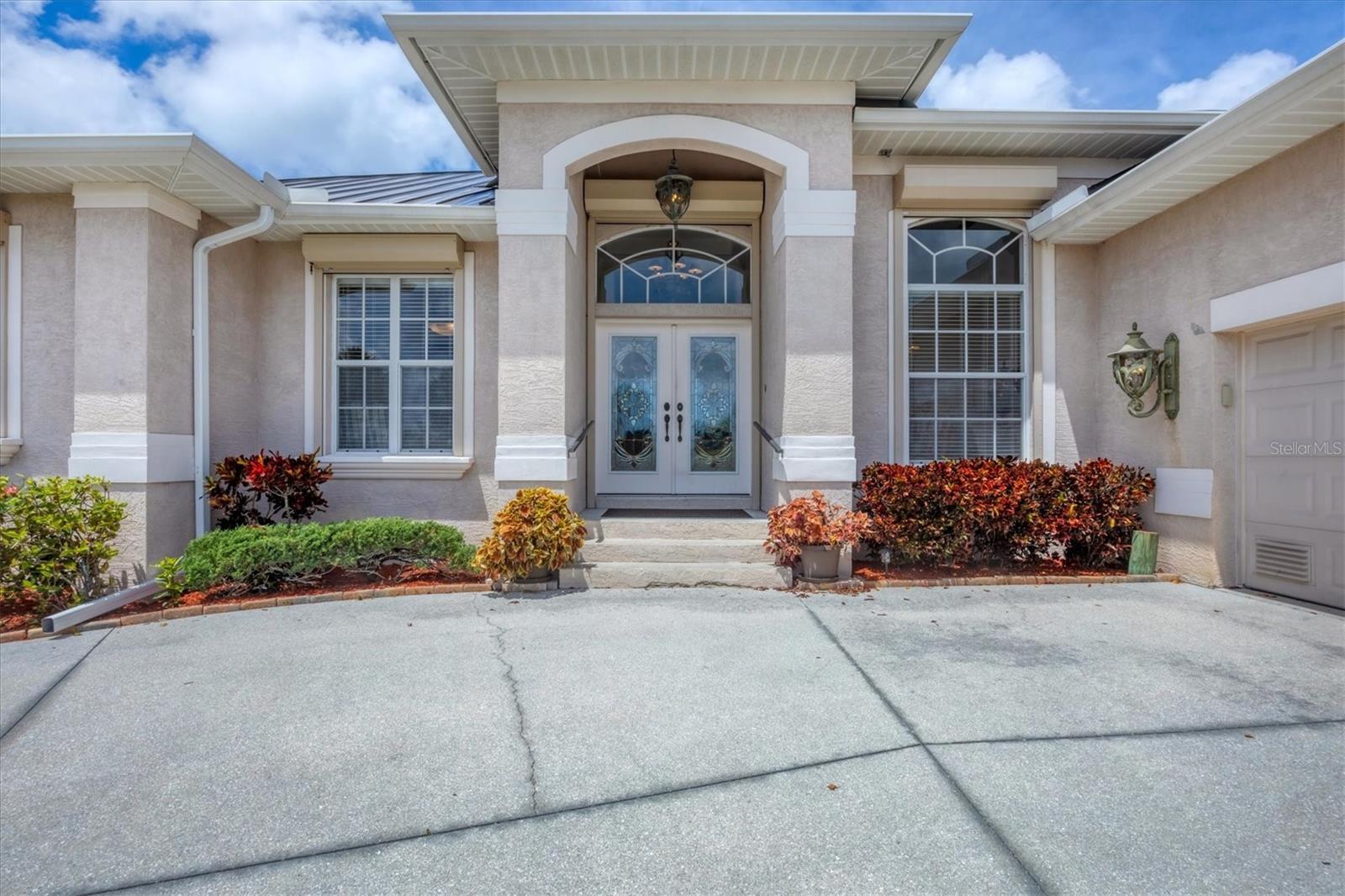 Property Photo: 585 Coral Creek Drive FL 33946