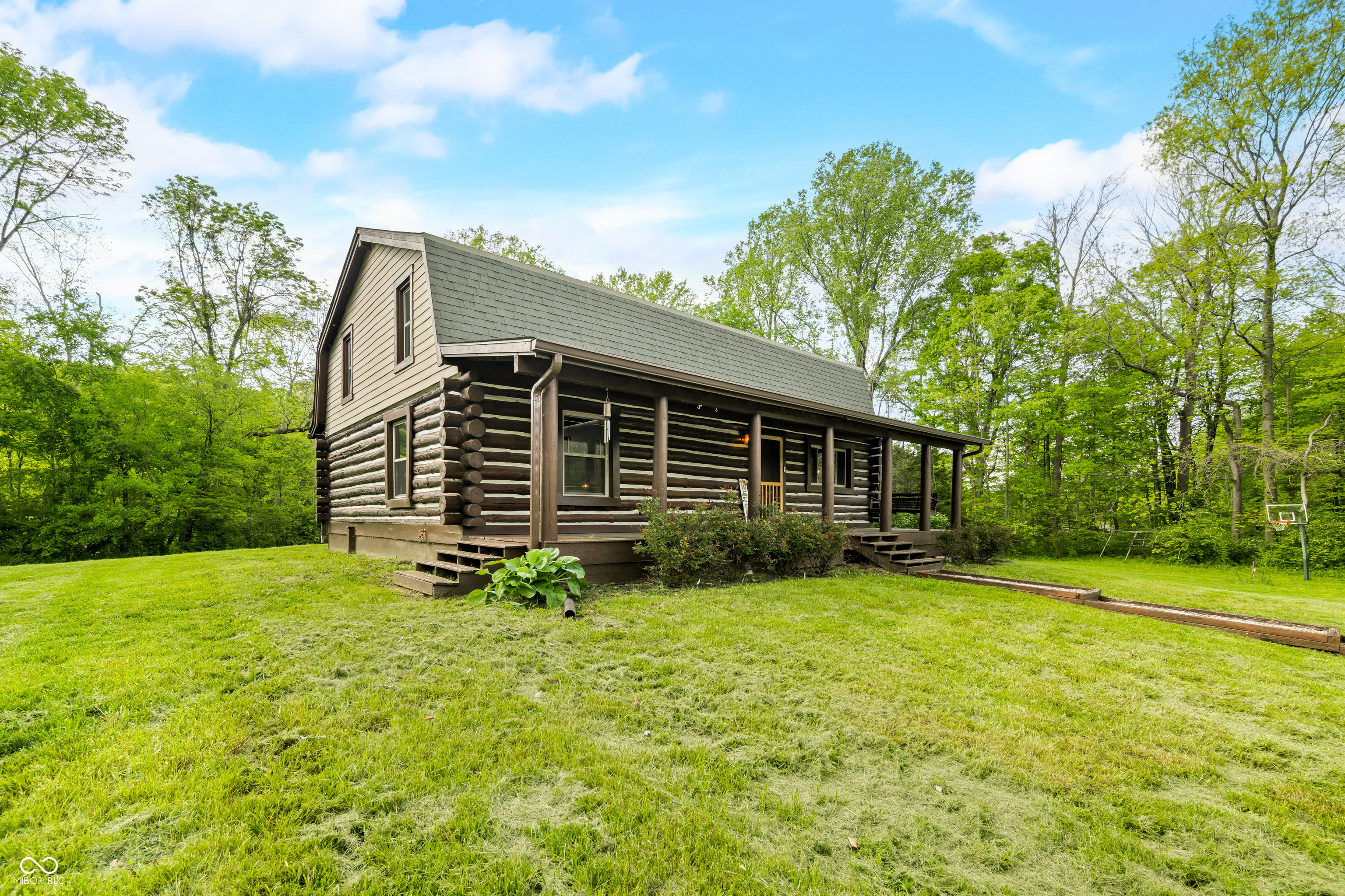 Property Photo: 6968 S 300 W IN 46181