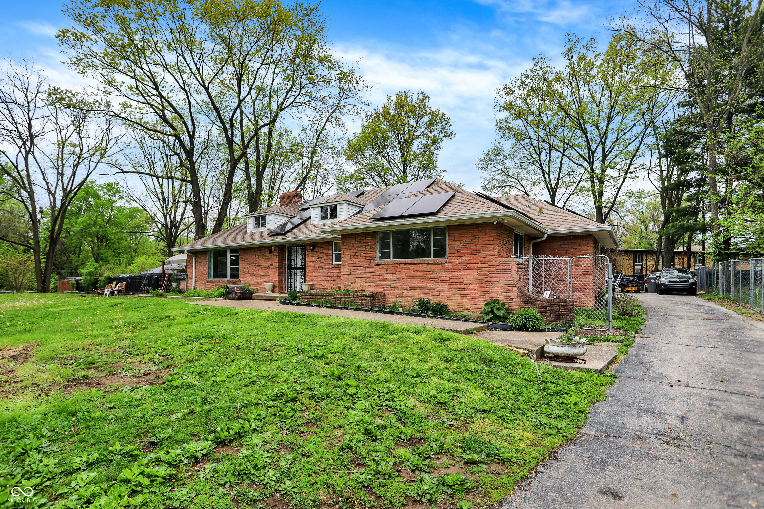 Property Photo: 3975 Denwood Drive IN 46226