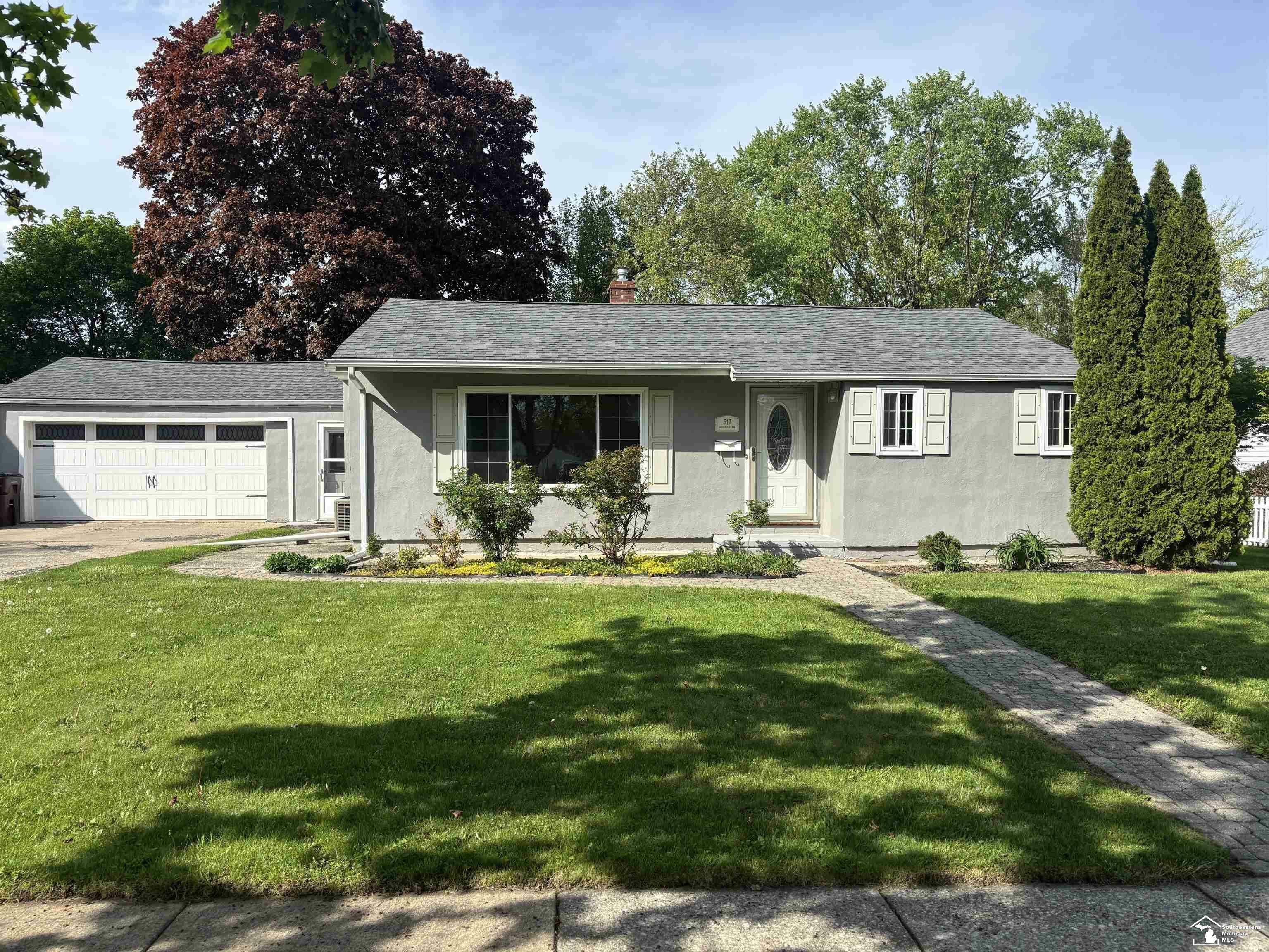 Property Photo: 517 Rosewood Avenue MI 48162