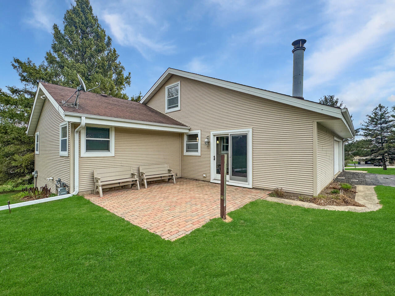 Property Photo: W2620 Copperhead Ln WI 53121