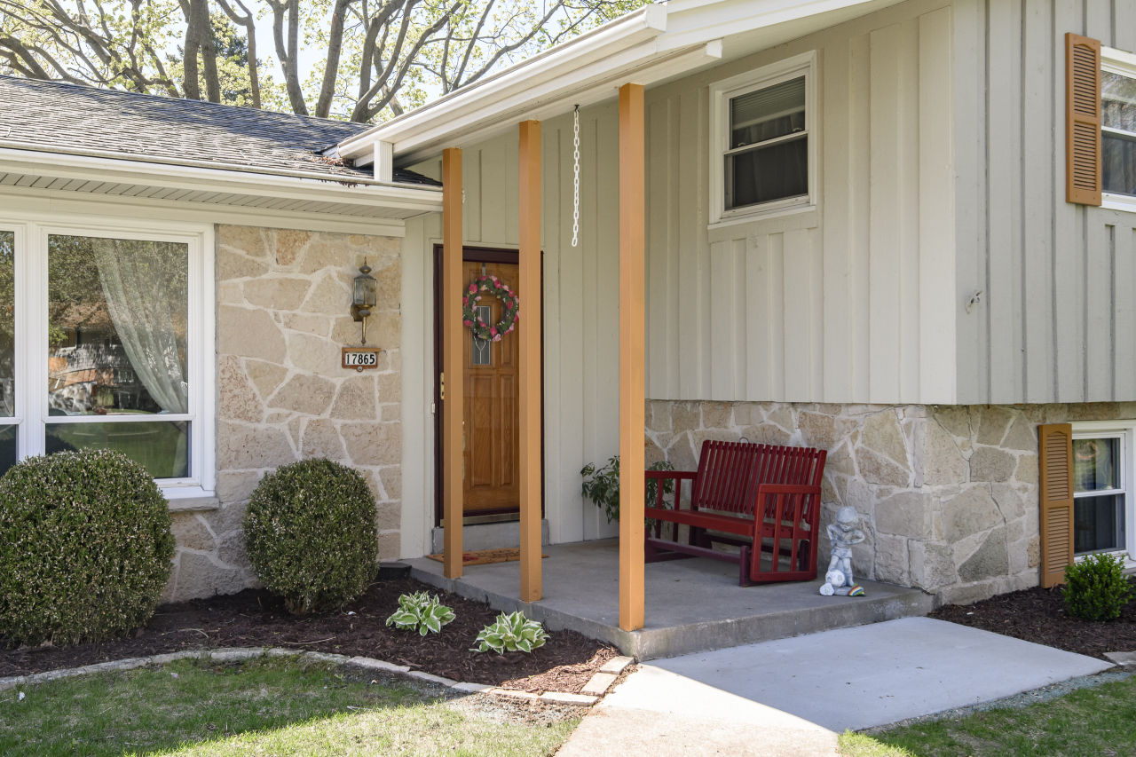 Property Photo: 17865 Elm Terrace Cir WI 53045