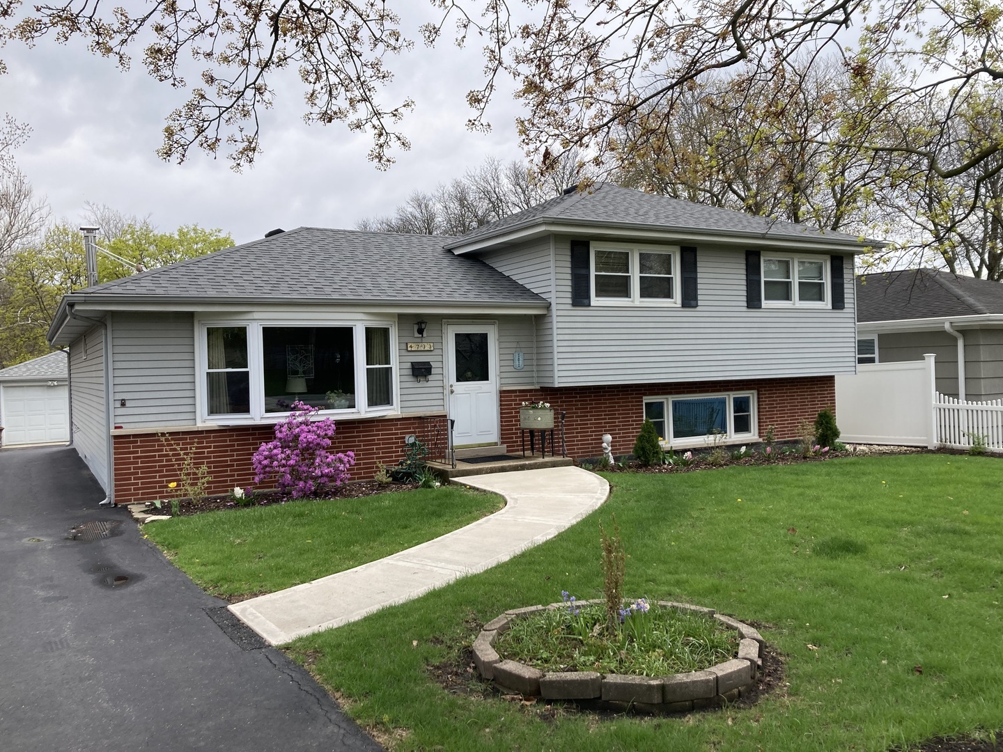 Property Photo: 4733 S Pershing Avenue IL 60515