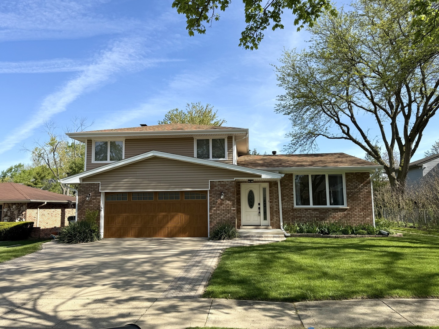 12 James Drive  Westmont IL 60559 photo