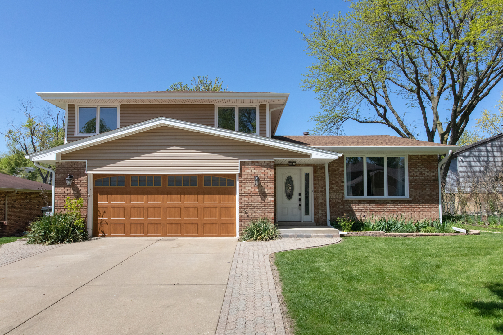 12 James Drive  Westmont IL 60559 photo