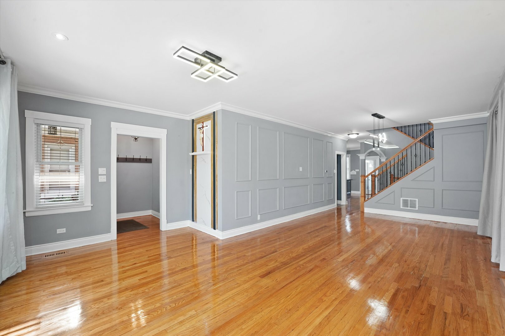 Property Photo: 5151 W Fletcher Street IL 60641