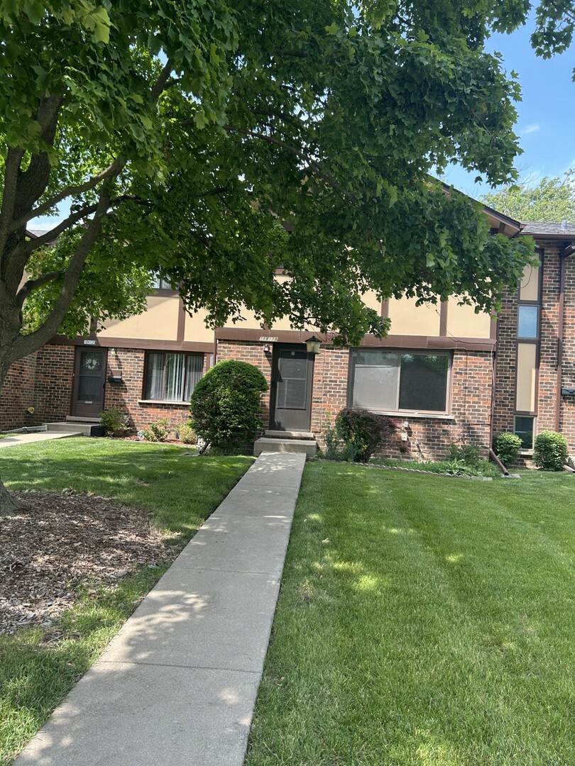 Property Photo: 18W118 14th Street IL 60181