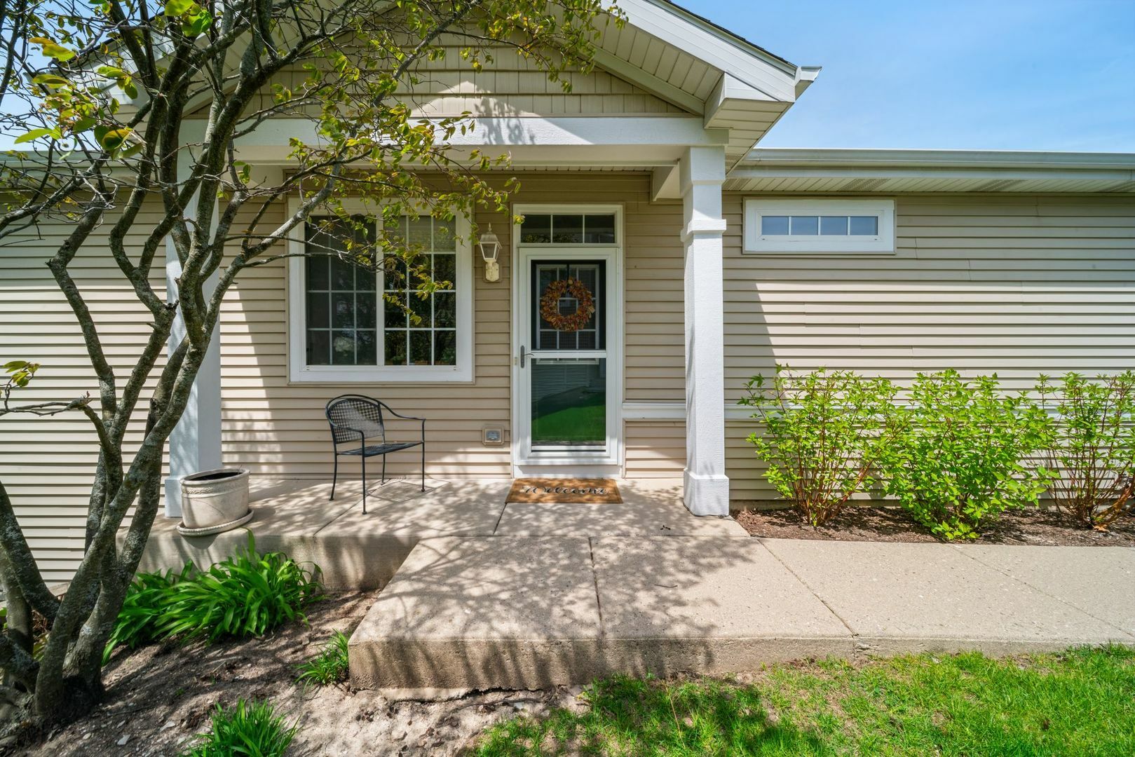 Property Photo: 1468 W Remington Lane IL 60073