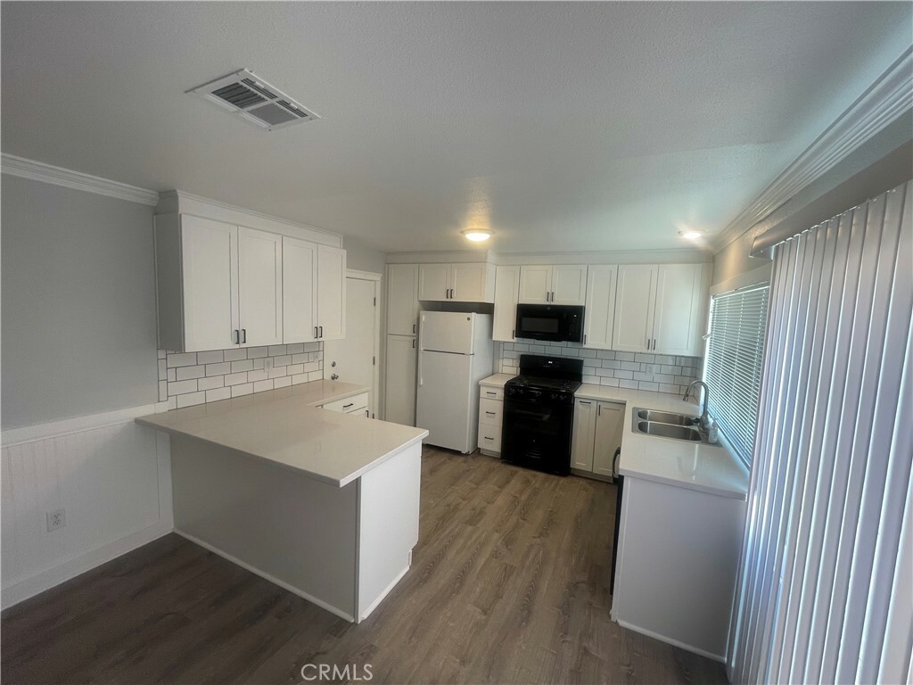Property Photo:  10060 Hillsborough Lane  CA 92503 