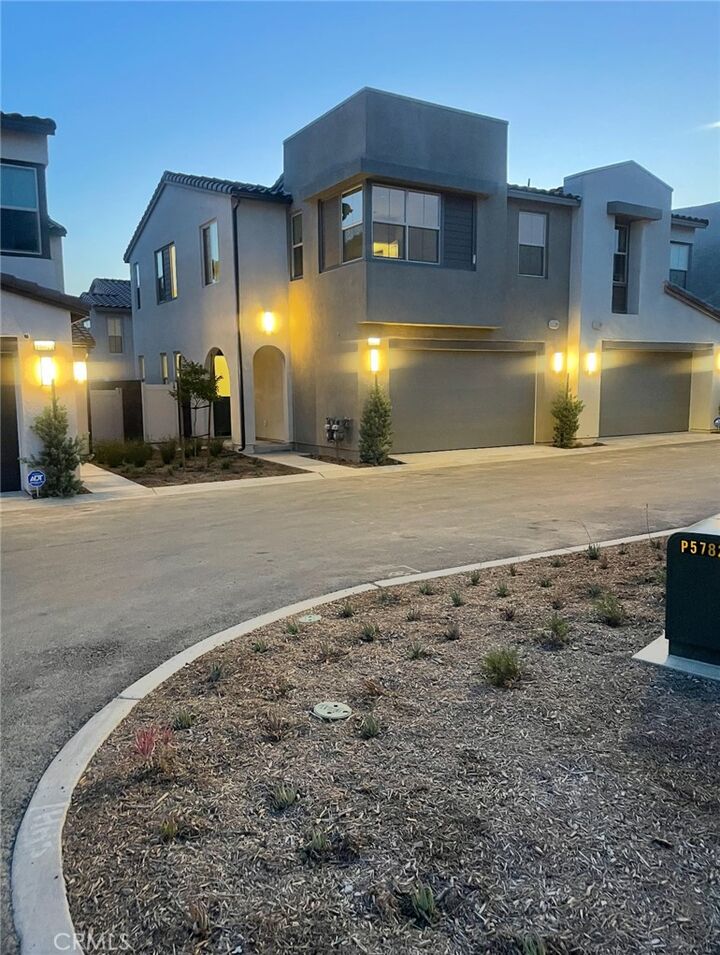 16020 Sunny Court  Fontana CA 92336 photo