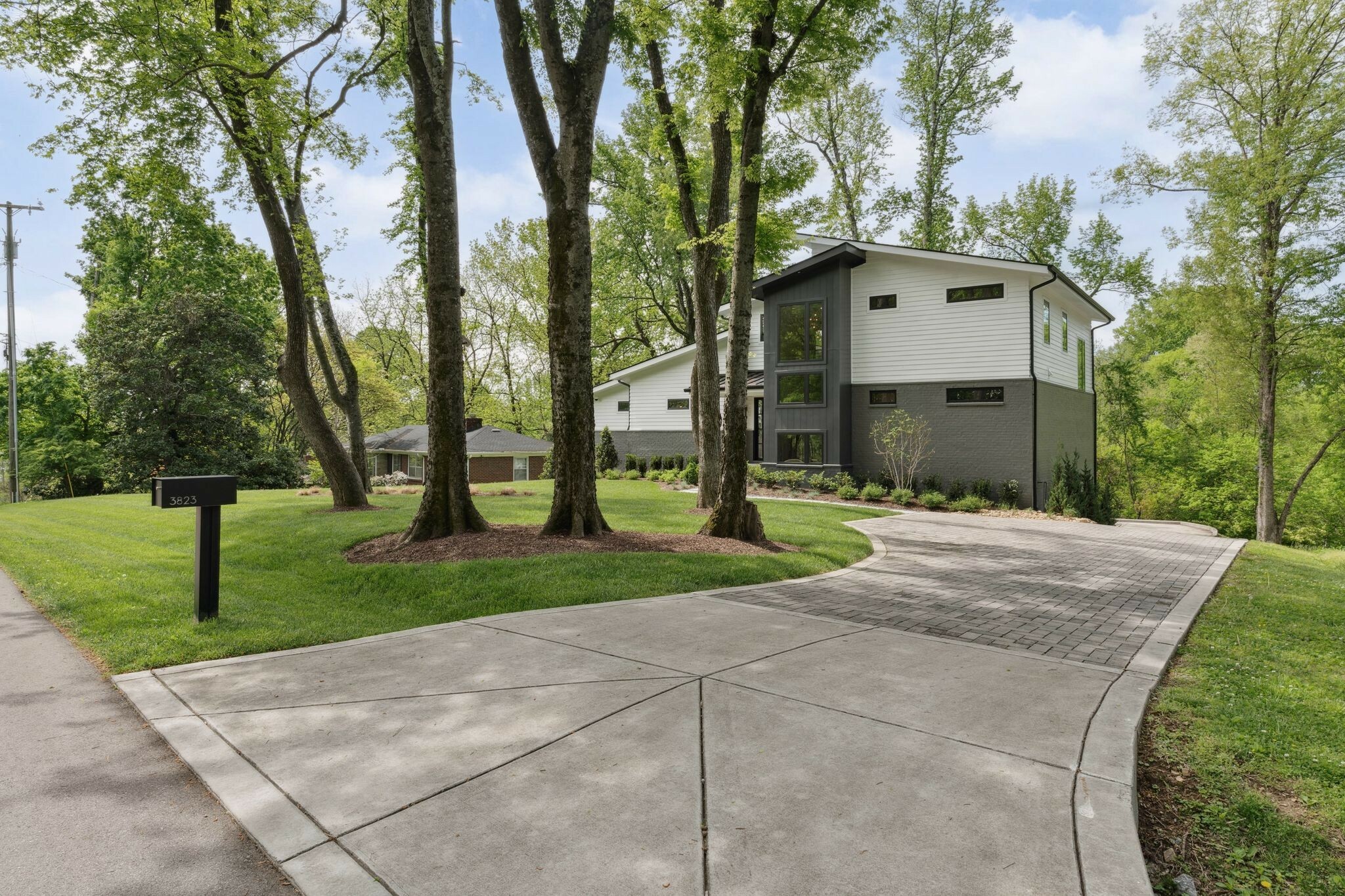 Property Photo: 3823 Moss Rose Dr TN 37216