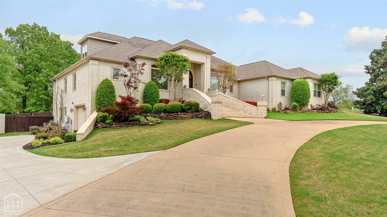 Property Photo: 2323 Summit Oaks Cove AR 72404