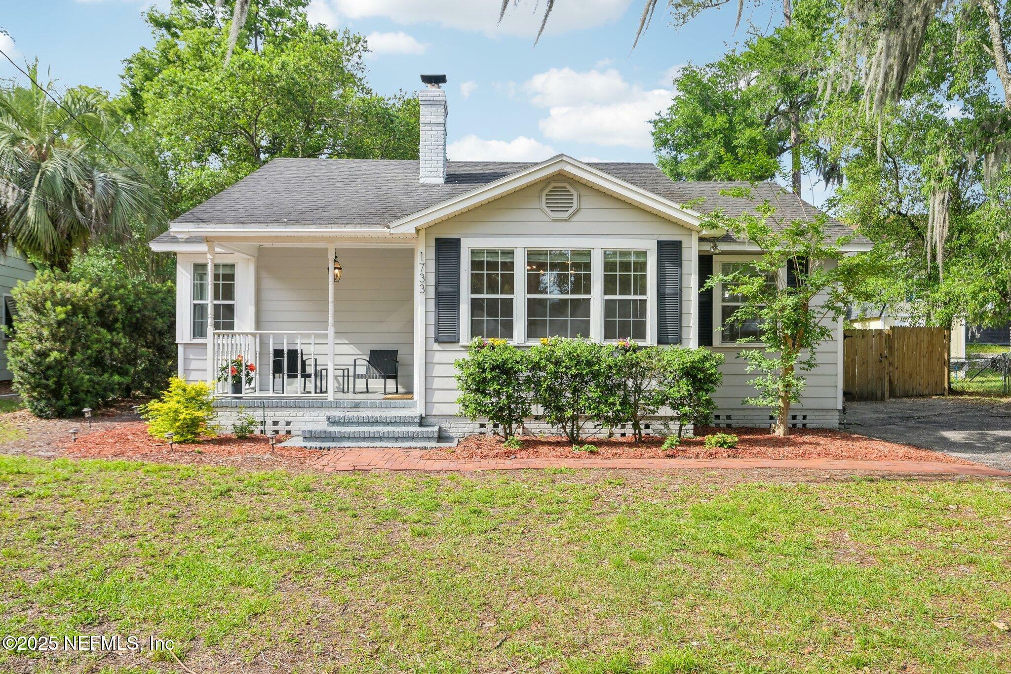 Property Photo: 1733 Geraldine Drive FL 32205