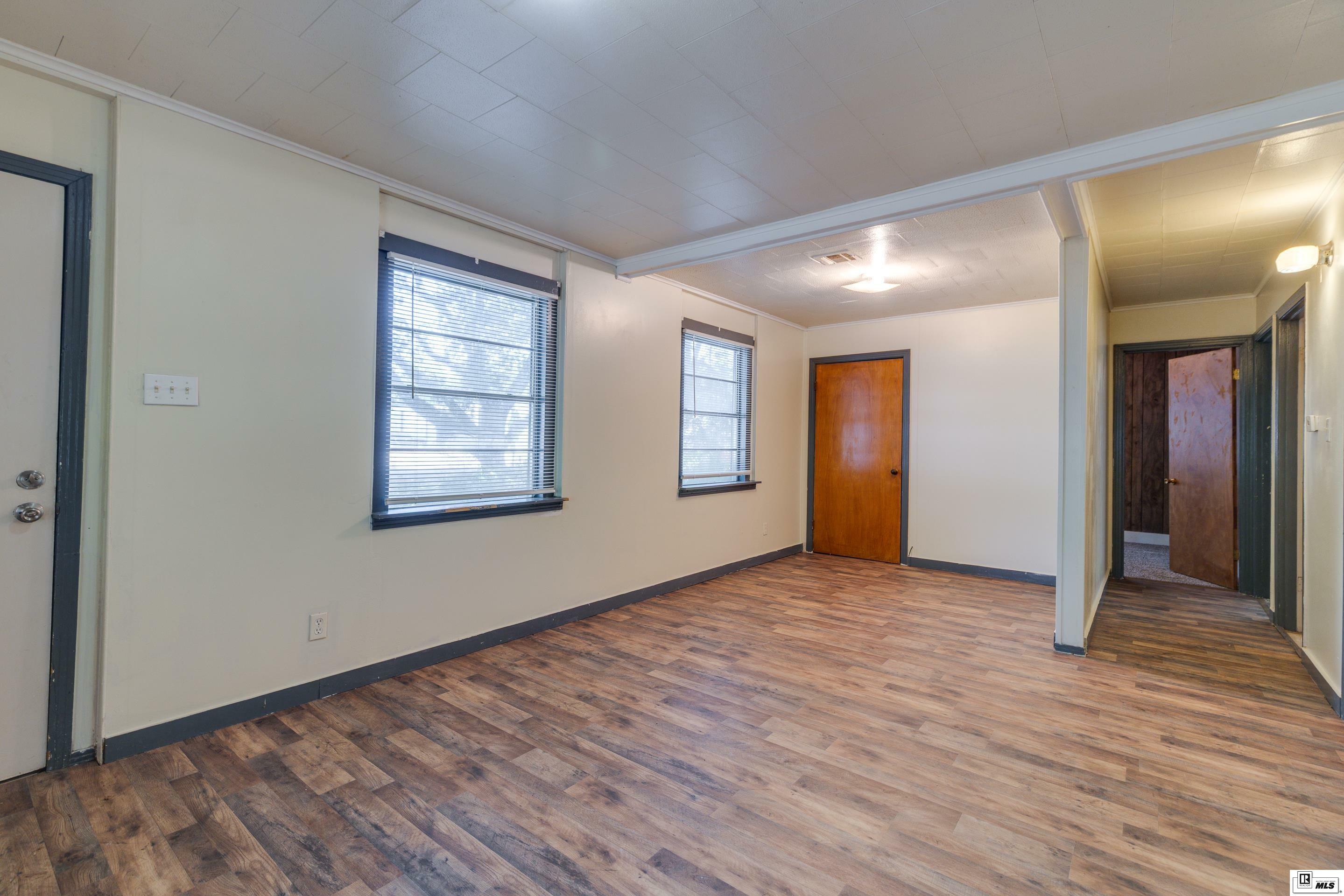 Property Photo: 124 Washington Street LA 71292