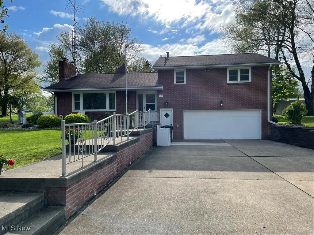 Property Photo: 681 Grandview Avenue OH 44413
