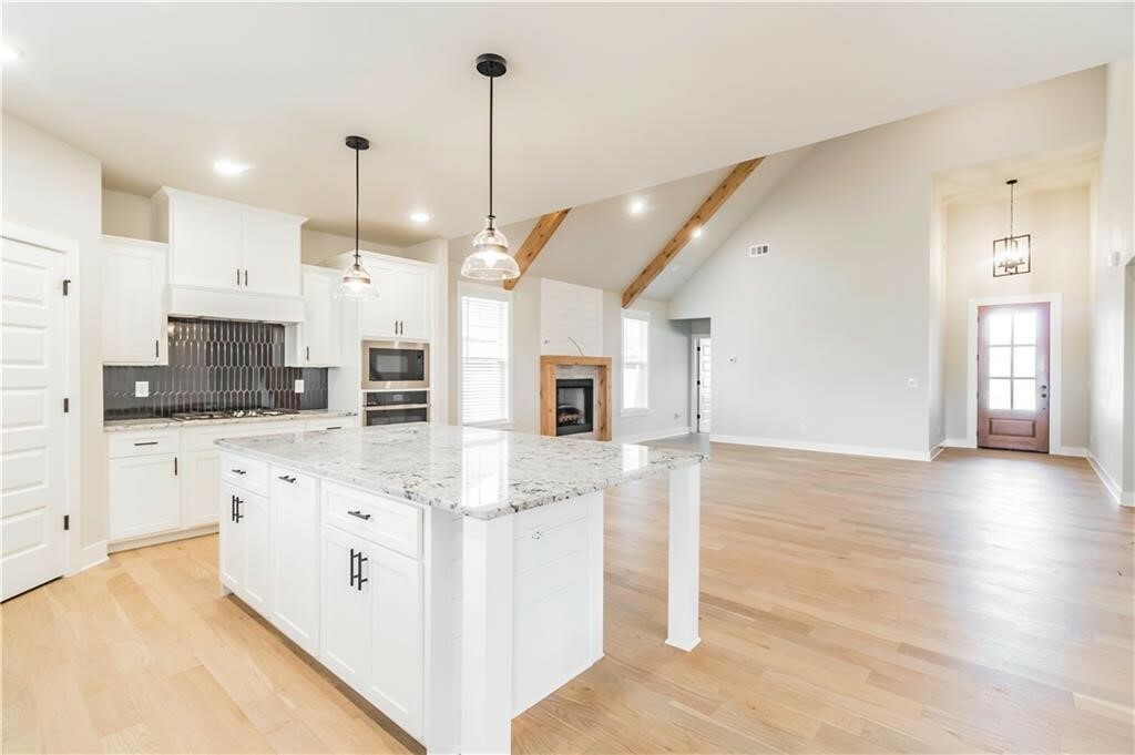 Property Photo: 1160 Silver Maple Street AR 72719