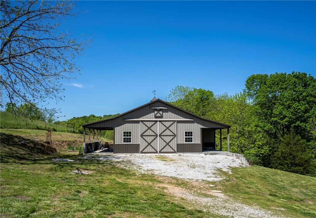 Property Photo: 14210 Lake Point Drive AR 72745