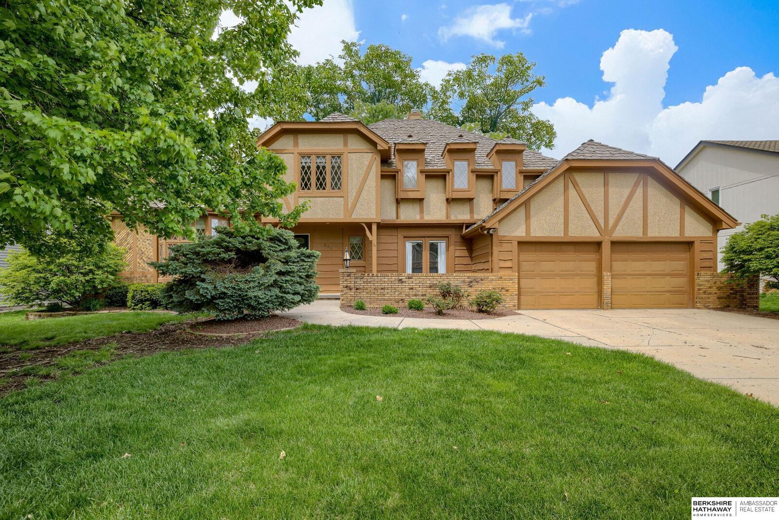 Property Photo:  838 N 148th Street  NE 68154 