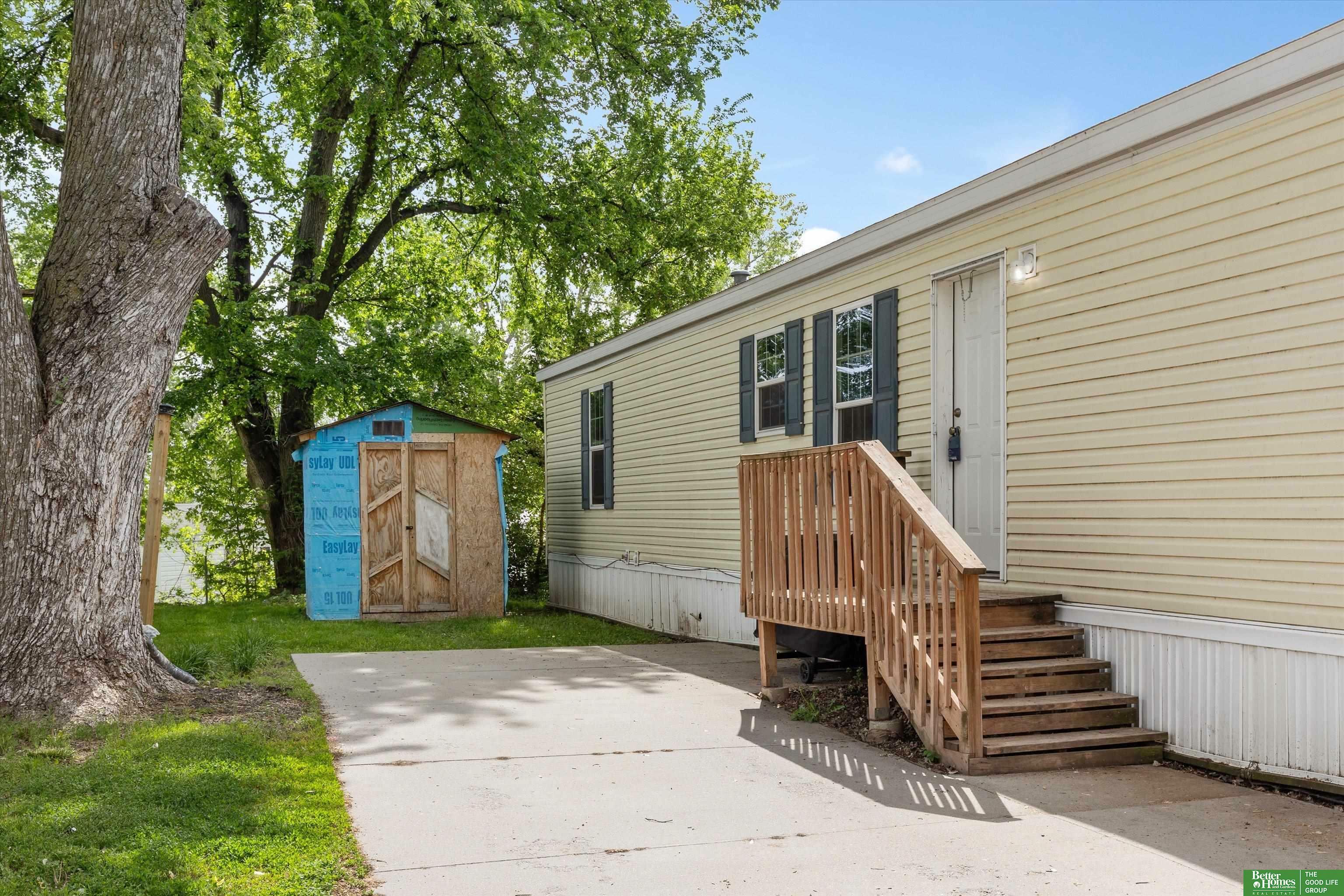 Property Photo: 2902 Hancock Street 35 NE 68005