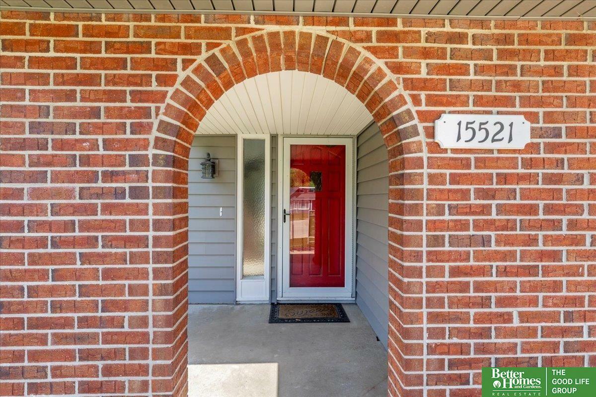 Property Photo: 15521 Dewey Circle NE 68154