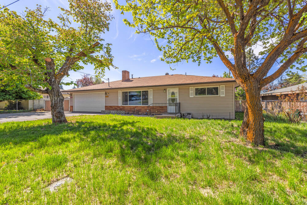 Property Photo: 6316 Alva Avenue OR 97603