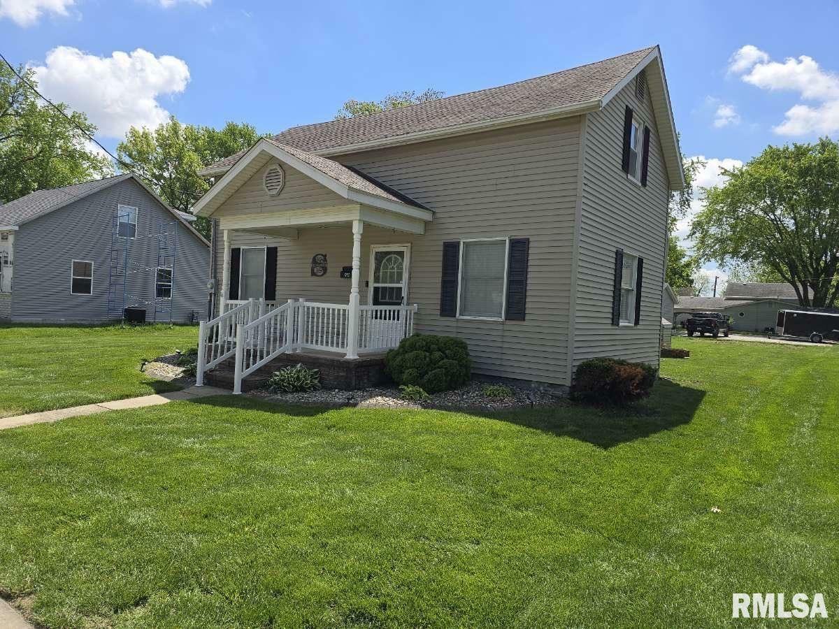 Property Photo: 930 N 4th Street IL 62230