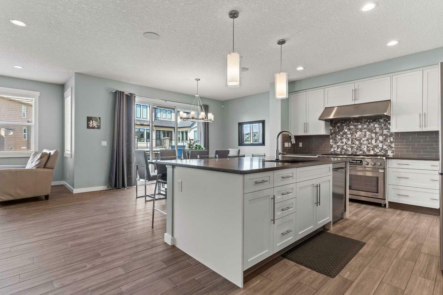 Property Photo:  243 Mahogany Landing SE  AB T3M 1V8 