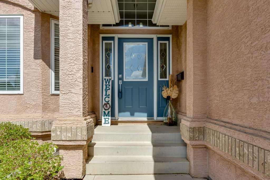 Property Photo: 123 Ammeter Close AB T4R 2Y4