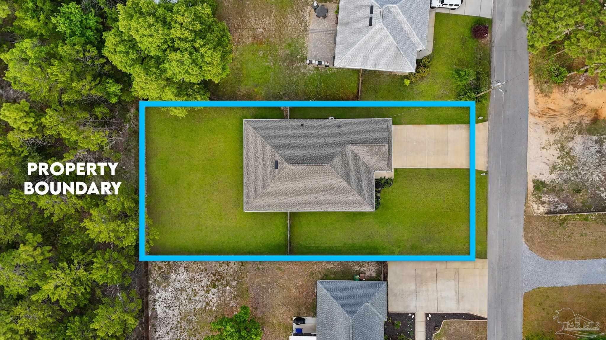 Property Photo: 5414 Harmony Ln FL 32563