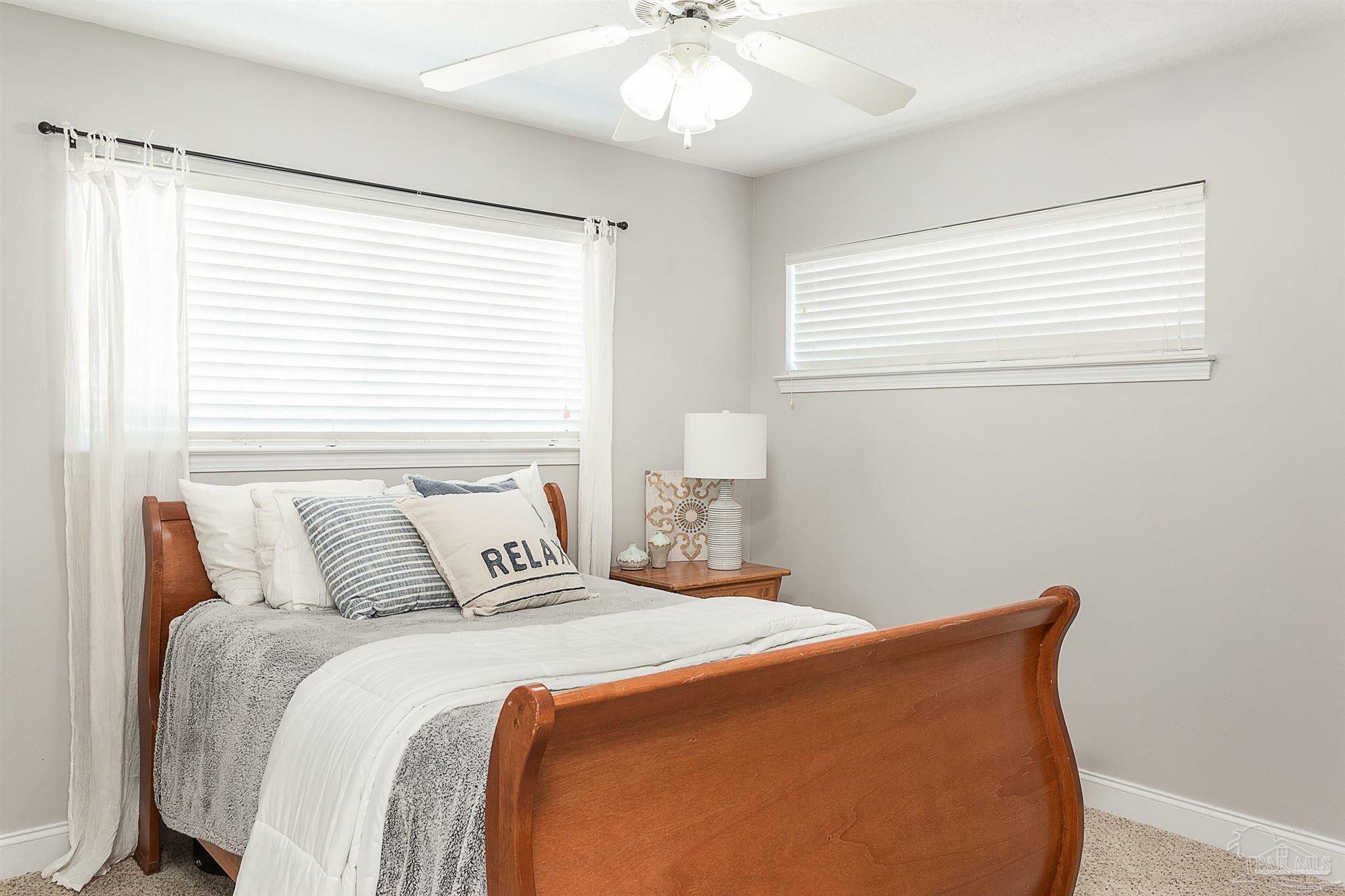 Property Photo: 236 Tecumseh Ln FL 32569